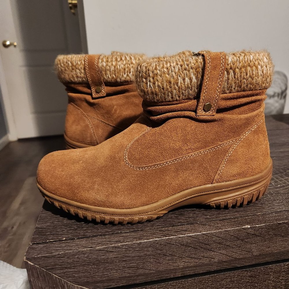 Women's Tan Khombu Boots - Picture 1 of 3